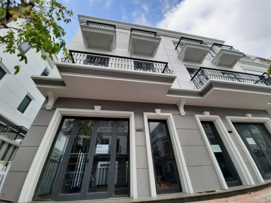 bán nhà vincom cà mau dãy mg