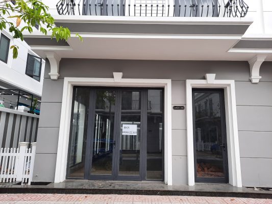 bán nhà vincom cà mau dãy mg