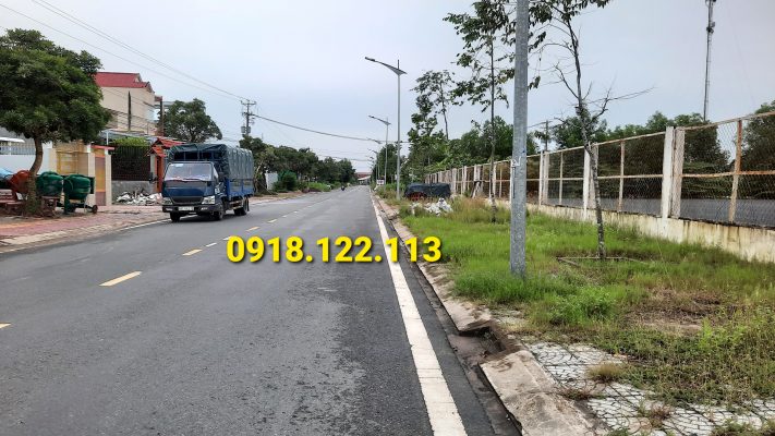 Bán đất đường Lý Văn Lâm sau lưng nhà công vụ Khí Điện Đạm phường 1, Tp Cà Mau