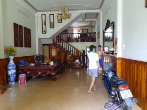 bán nhà đường Nguyễn Đình Thi phường 5 Tp Cà Mau sau lưng khách sạn Long Tỵ