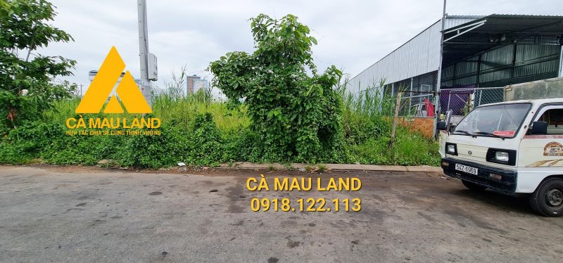 Bán 3 nền KĐT Sao Mai Nhựt Hồng Cà Mau đường số 12 •Đường số 12 có đấu nối với trục chính số 1, khá gần với đường Nguyễn Tất Thành • Khu vực giáp với Nguyễn Tất Thành có nhiều quán xá café, quán ăn, sôi động hơn các chổ khác của KĐT Sao Mai